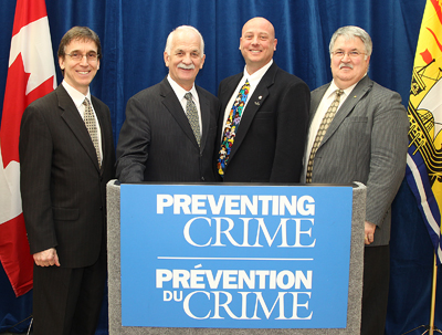 Le ministre de la Sécurité publique, Vic Toews, annonce un soutien aux initiatives de prévention du crime au Nouveau-Brunswick