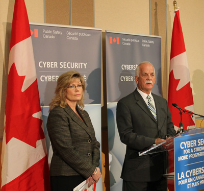 Le ministre de la Sécurité publique du Canada, Vic Toews